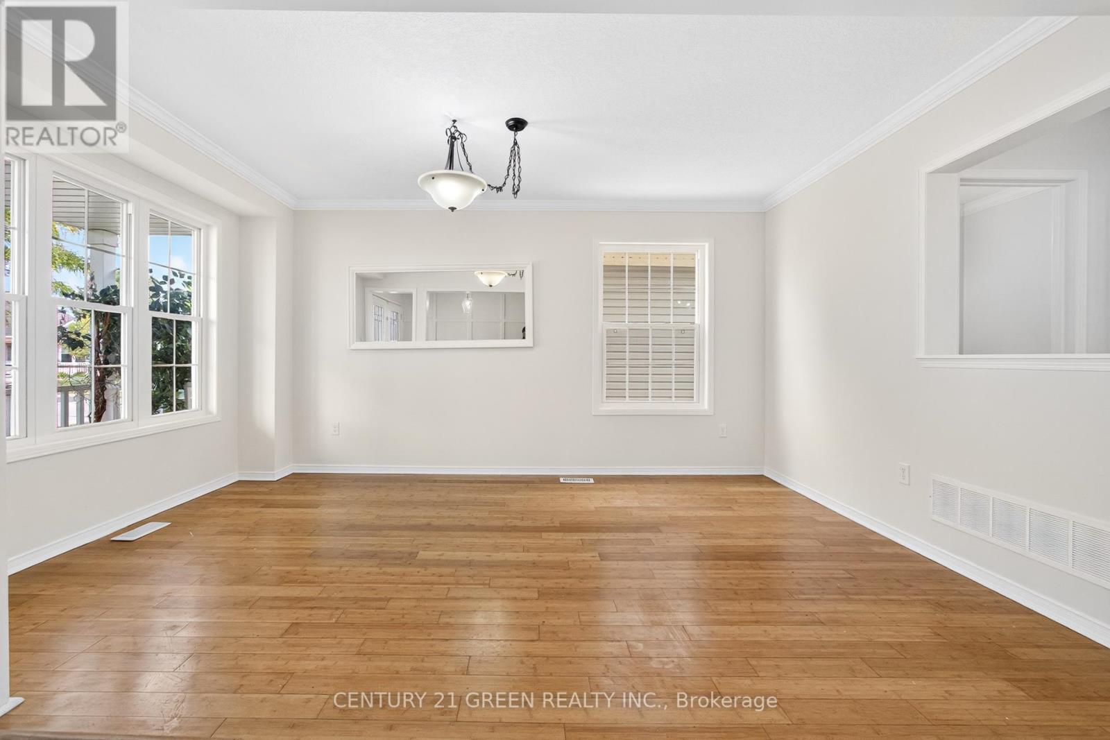 110 Hunter Way, Brantford, Ontario  N3T 0B1 - Photo 5 - X12414676