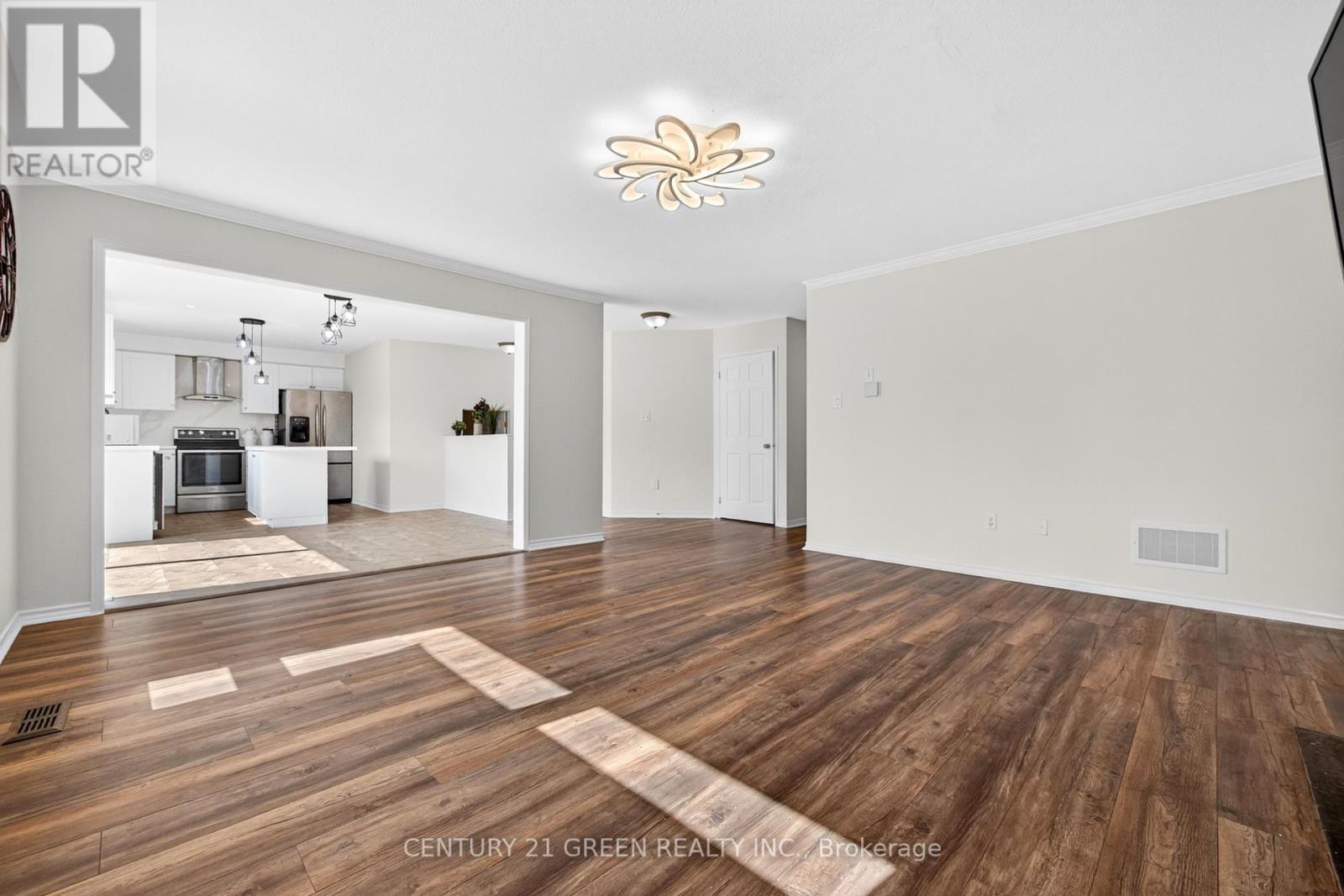 110 Hunter Way, Brantford, Ontario  N3T 0B1 - Photo 11 - X12414676
