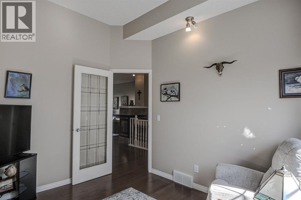 78 Shannon Estates Terrace Sw, Calgary, Alberta  T2Y 4C6 - Photo 8 - A2259838