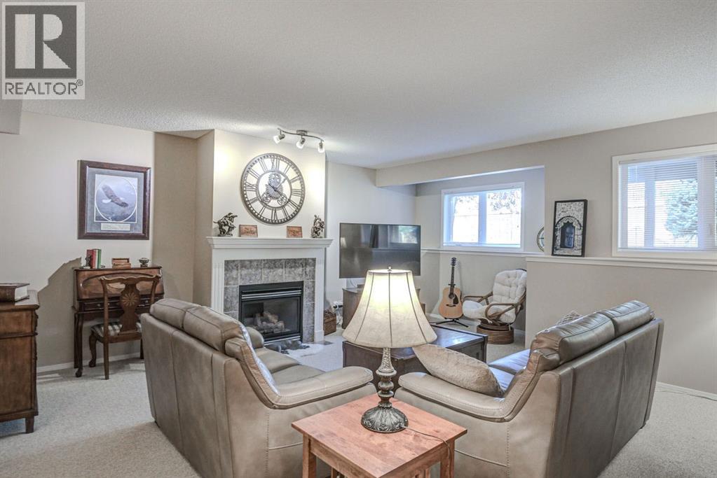 78 Shannon Estates Terrace Sw, Calgary, Alberta  T2Y 4C6 - Photo 25 - A2259838