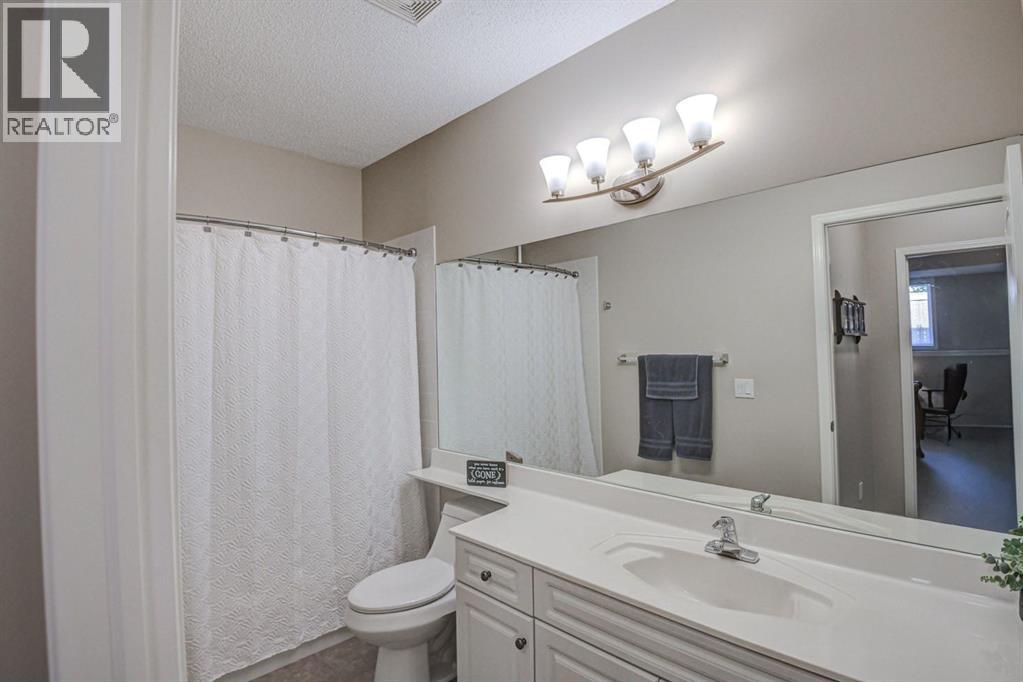 78 Shannon Estates Terrace Sw, Calgary, Alberta  T2Y 4C6 - Photo 32 - A2259838
