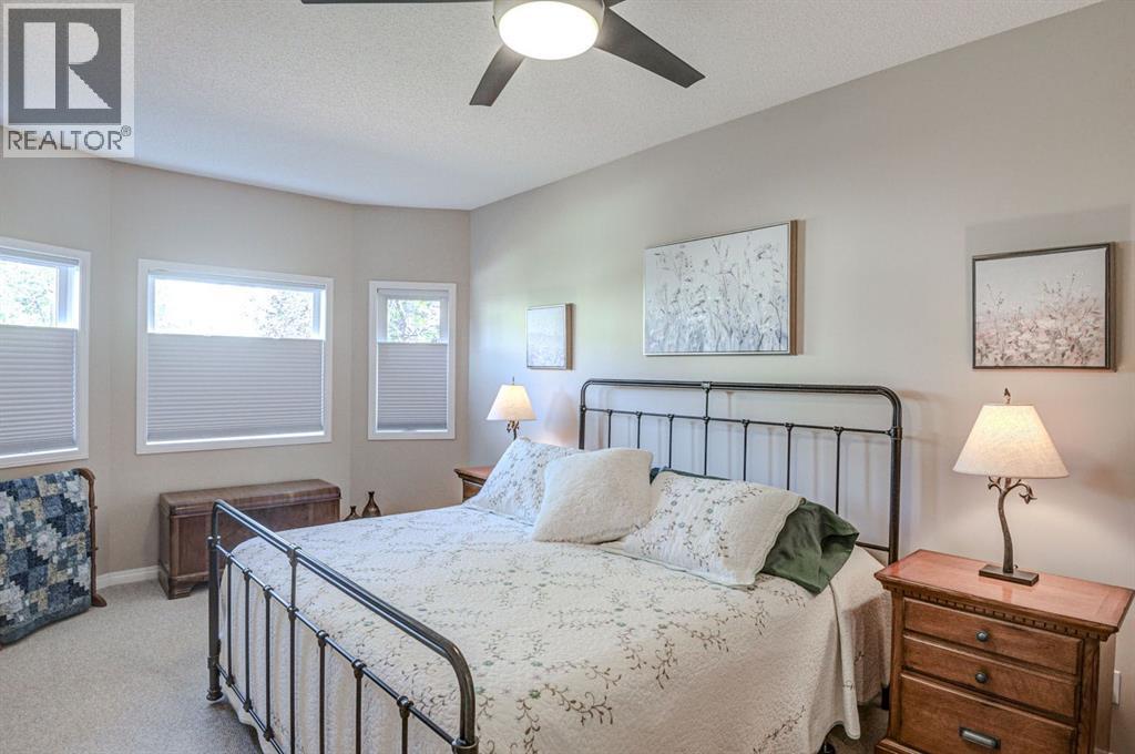 78 Shannon Estates Terrace Sw, Calgary, Alberta  T2Y 4C6 - Photo 17 - A2259838