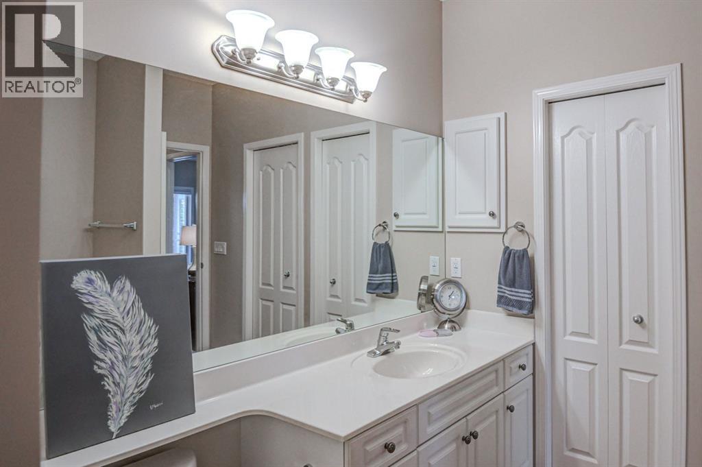 78 Shannon Estates Terrace Sw, Calgary, Alberta  T2Y 4C6 - Photo 19 - A2259838