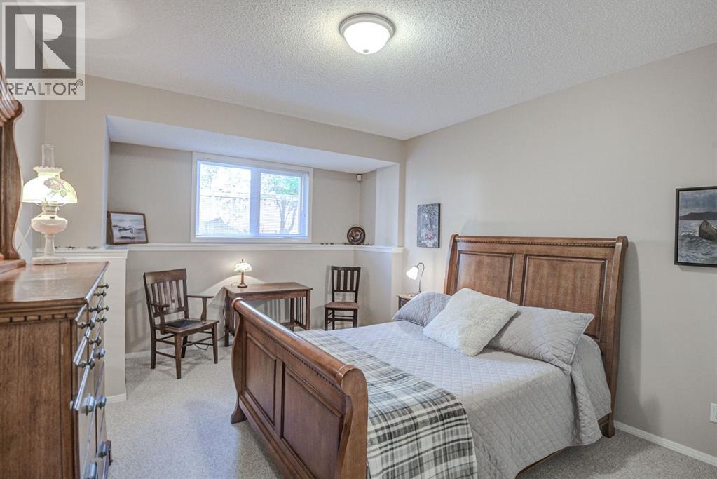 78 Shannon Estates Terrace Sw, Calgary, Alberta  T2Y 4C6 - Photo 30 - A2259838