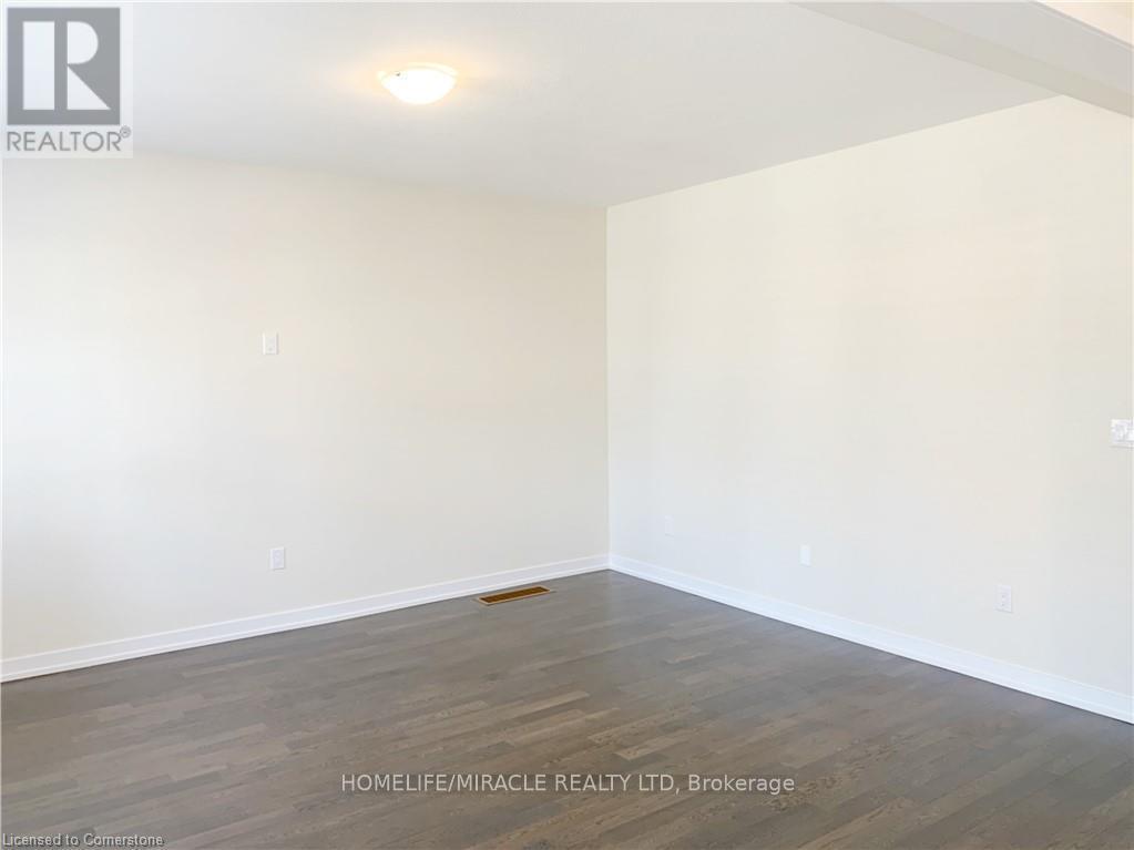 35 Santos Drive, Haldimand, Ontario  N3W 0H2 - Photo 9 - X12426045