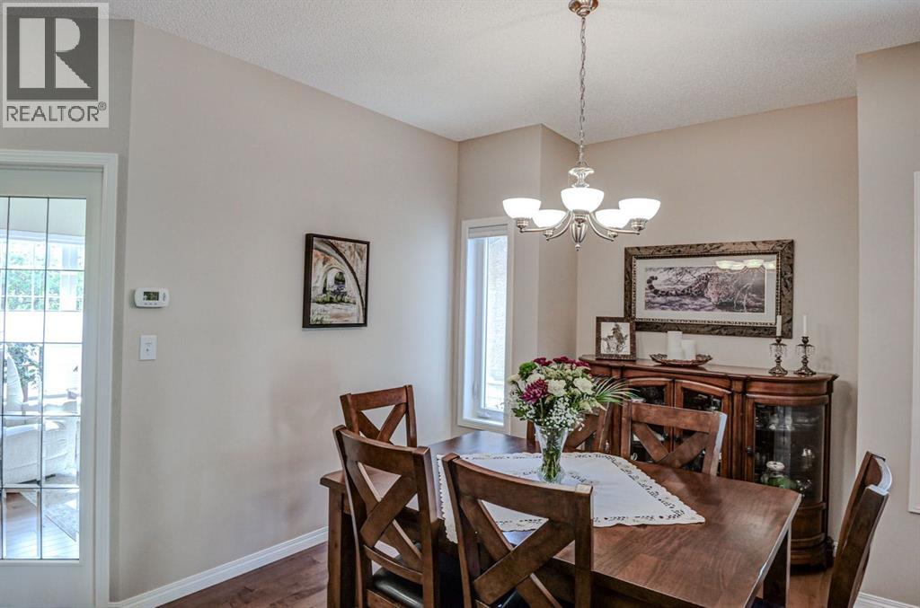 78 Shannon Estates Terrace Sw, Calgary, Alberta  T2Y 4C6 - Photo 6 - A2259838