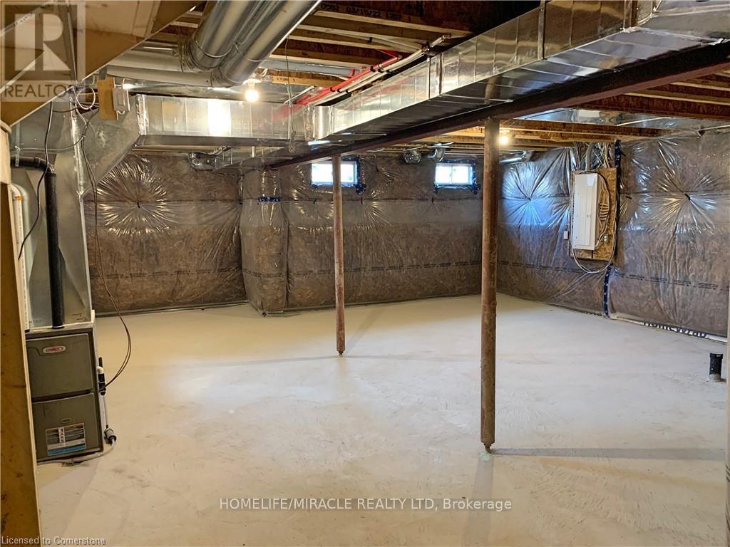 35 Santos Drive, Haldimand, Ontario  N3W 0H2 - Photo 21 - X12426045