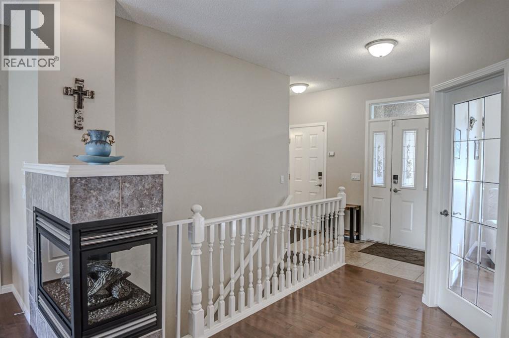 78 Shannon Estates Terrace Sw, Calgary, Alberta  T2Y 4C6 - Photo 9 - A2259838