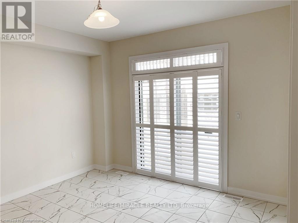35 Santos Drive, Haldimand, Ontario  N3W 0H2 - Photo 7 - X12426045