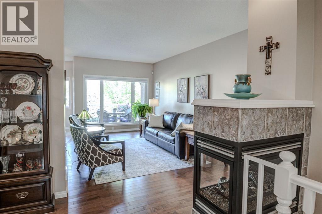 78 Shannon Estates Terrace Sw, Calgary, Alberta  T2Y 4C6 - Photo 4 - A2259838