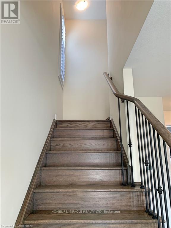35 Santos Drive, Haldimand, Ontario  N3W 0H2 - Photo 12 - X12426045