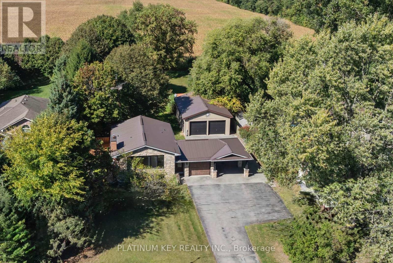 8846 Glendon Drive, Strathroy-Caradoc, Ontario  N0L 1W0 - Photo 1 - X12447279