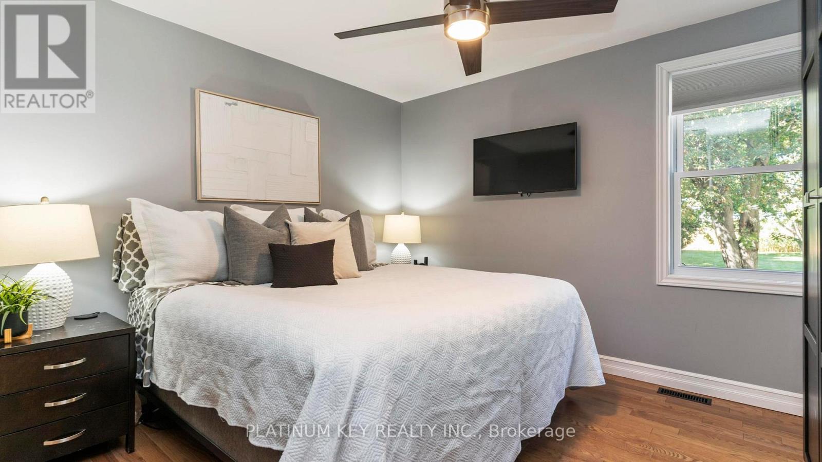 8846 Glendon Drive, Strathroy-Caradoc, Ontario  N0L 1W0 - Photo 17 - X12447279