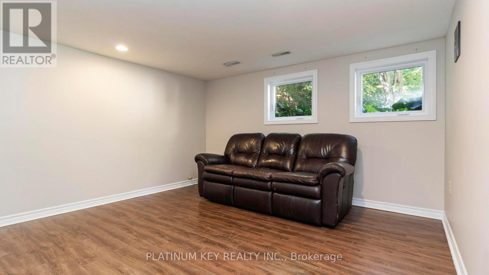8846 Glendon Drive, Strathroy-Caradoc, Ontario  N0L 1W0 - Photo 23 - X12447279