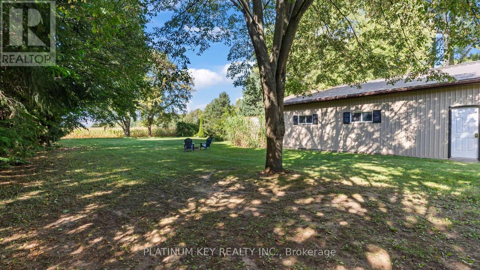 8846 Glendon Drive, Strathroy-Caradoc, Ontario  N0L 1W0 - Photo 32 - X12447279