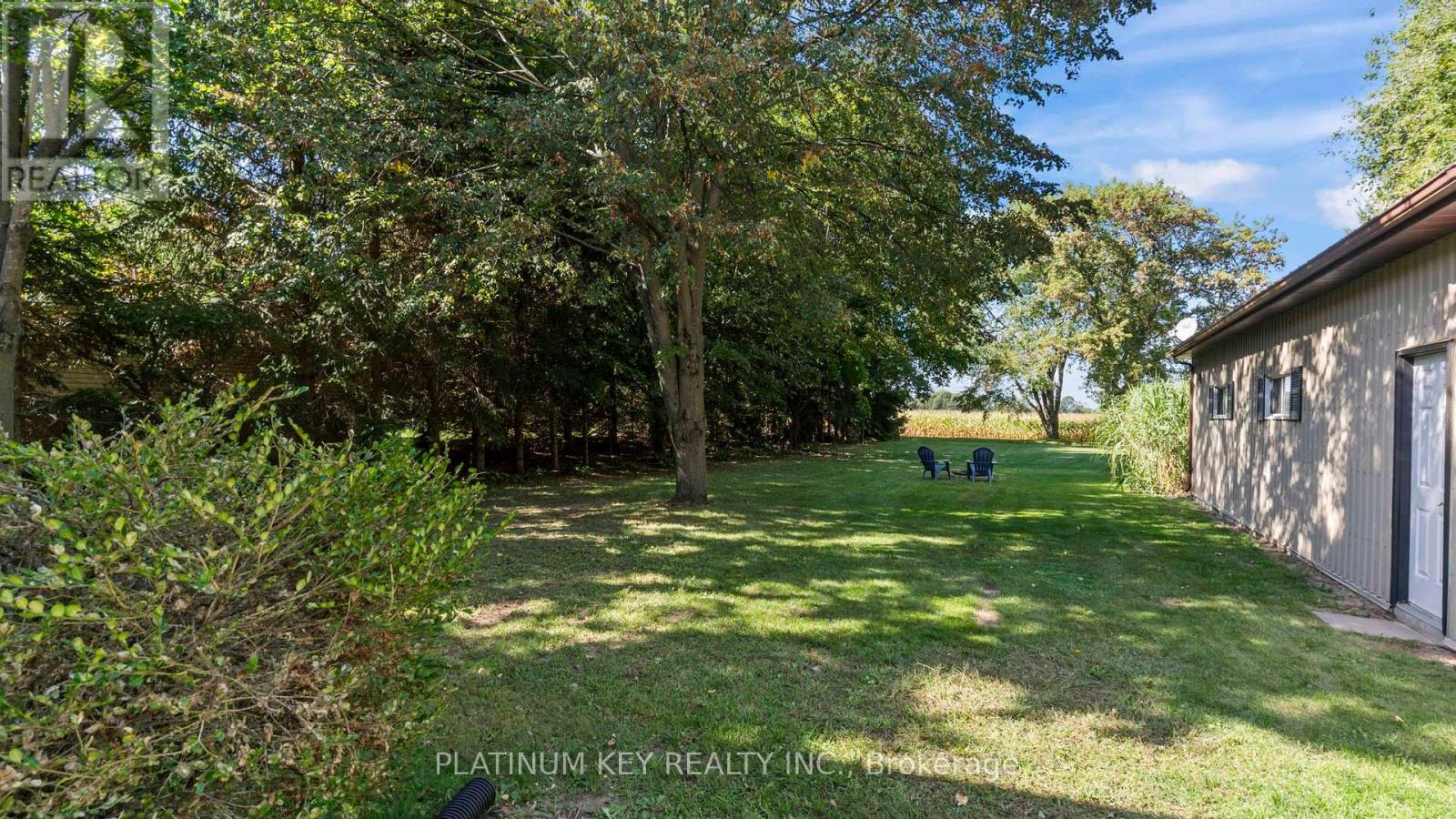 8846 Glendon Drive, Strathroy-Caradoc, Ontario  N0L 1W0 - Photo 33 - X12447279
