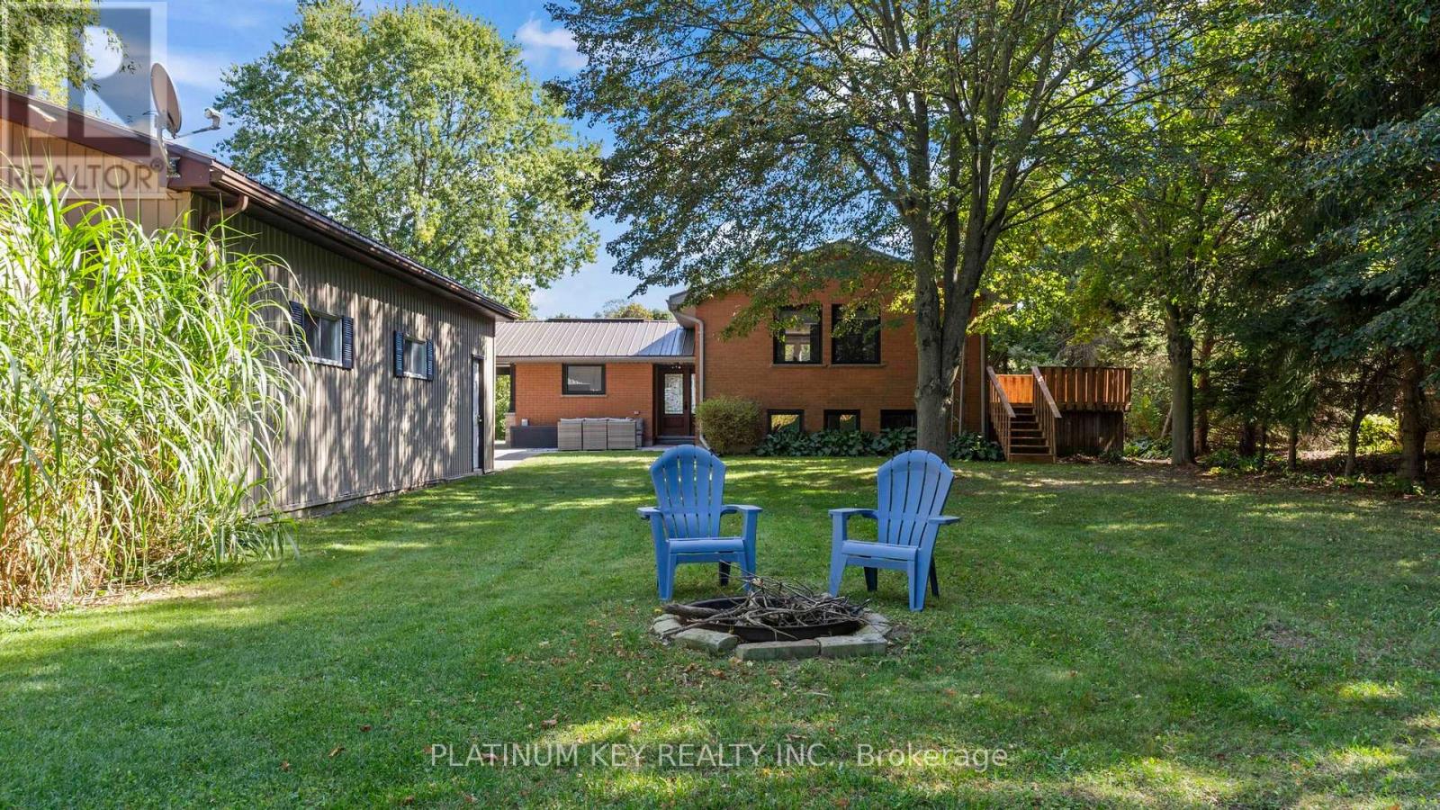 8846 Glendon Drive, Strathroy-Caradoc, Ontario  N0L 1W0 - Photo 35 - X12447279