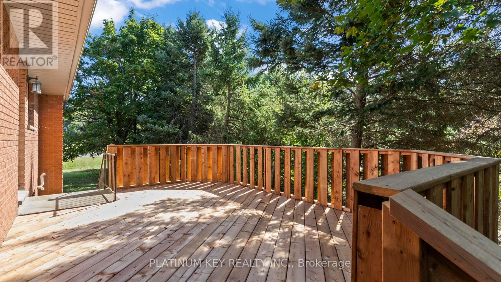 8846 Glendon Drive, Strathroy-Caradoc, Ontario  N0L 1W0 - Photo 36 - X12447279