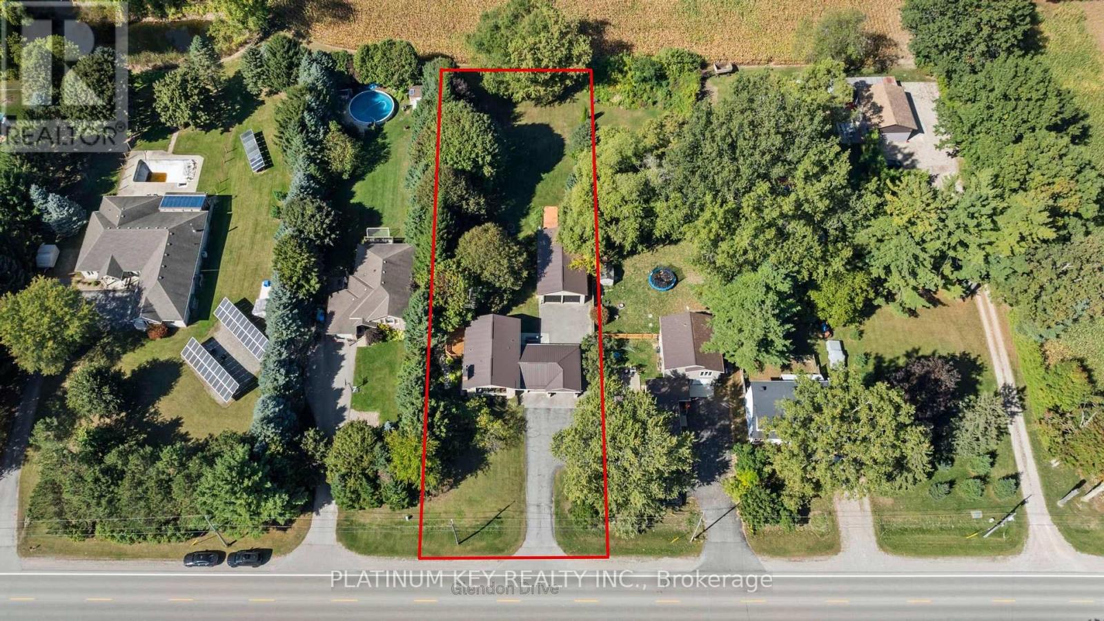 8846 Glendon Drive, Strathroy-Caradoc, Ontario  N0L 1W0 - Photo 37 - X12447279