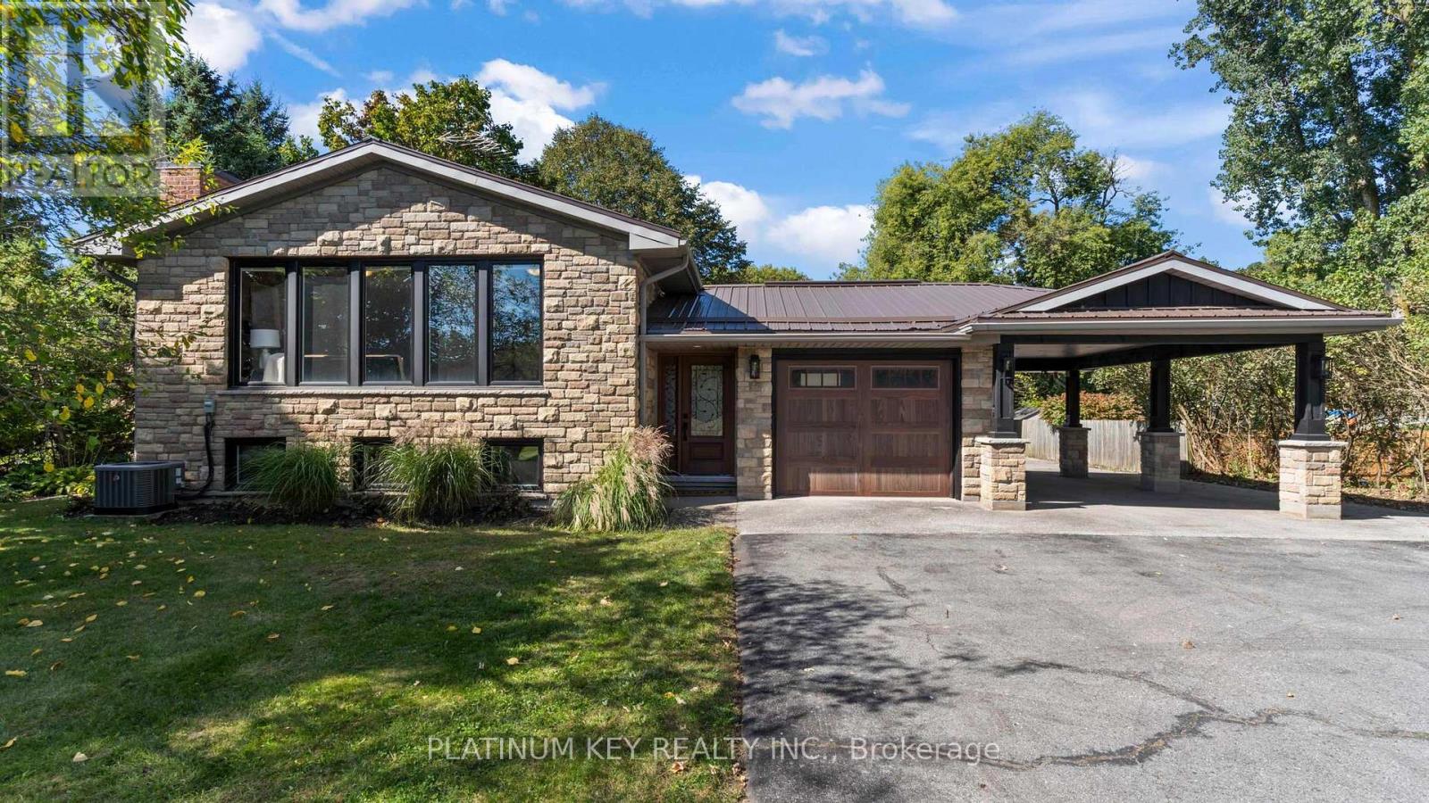 8846 Glendon Drive, Strathroy-Caradoc, Ontario  N0L 1W0 - Photo 4 - X12447279