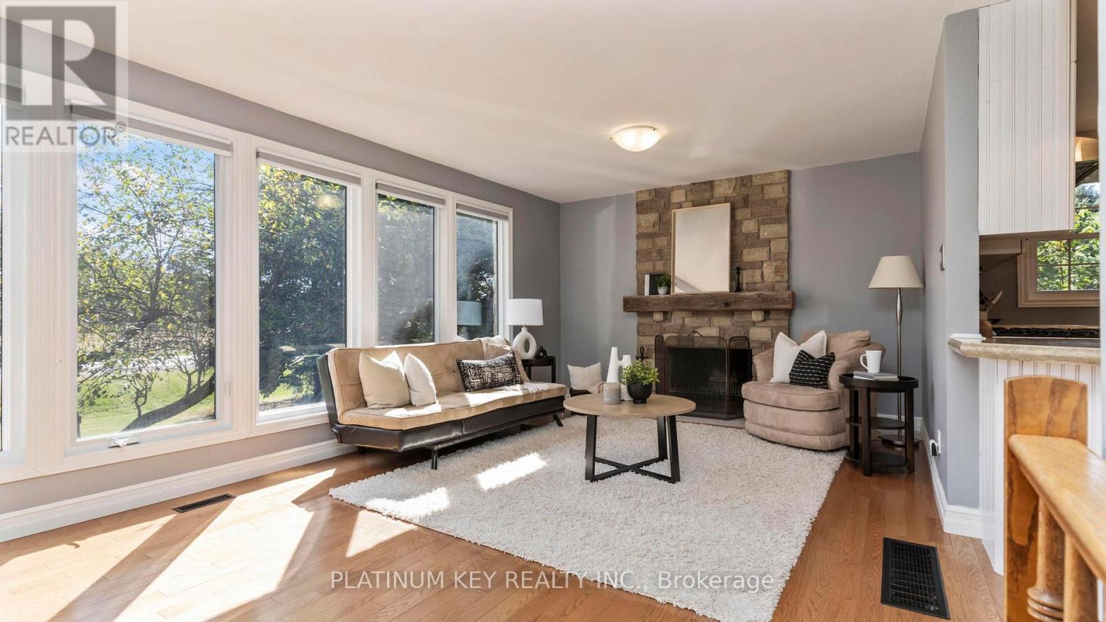 8846 Glendon Drive, Strathroy-Caradoc, Ontario  N0L 1W0 - Photo 9 - X12447279
