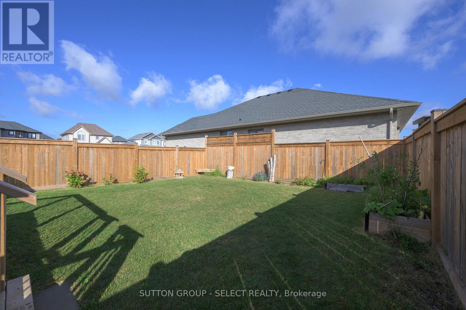 3 Harlequin Court, St. Thomas, Ontario  N5R 0L5 - Photo 8 - X12447283