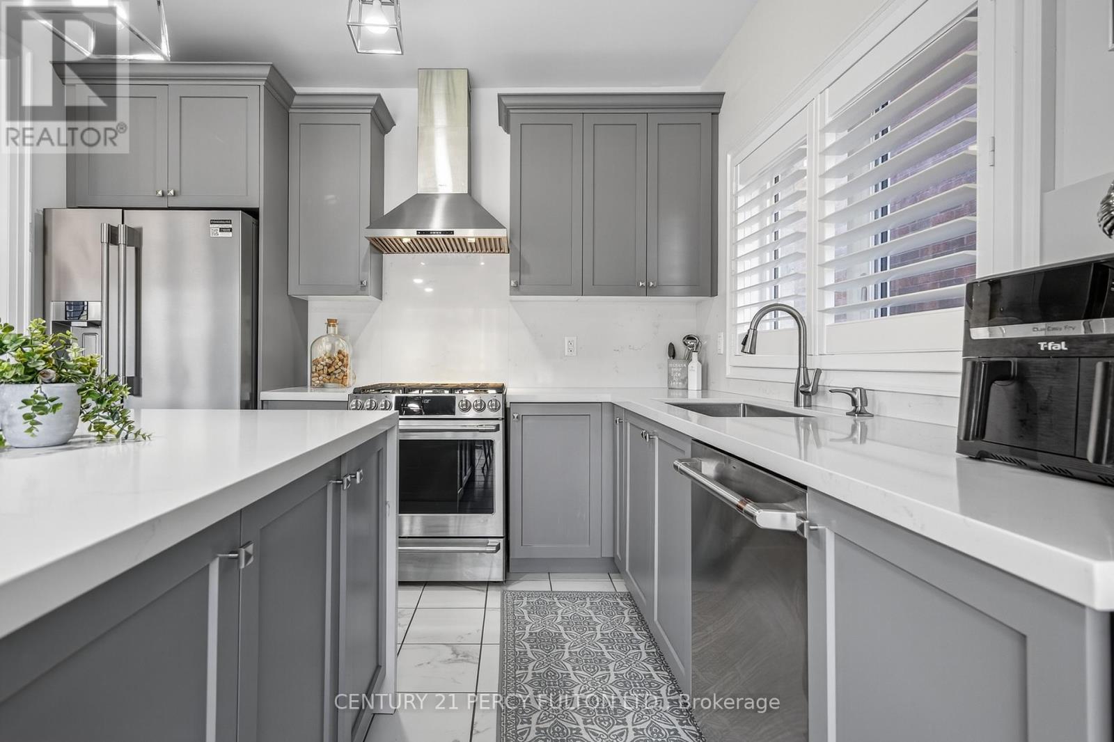 3 Muirfield Drive, Barrie, Ontario  L4N 5E9 - Photo 10 - S12446468