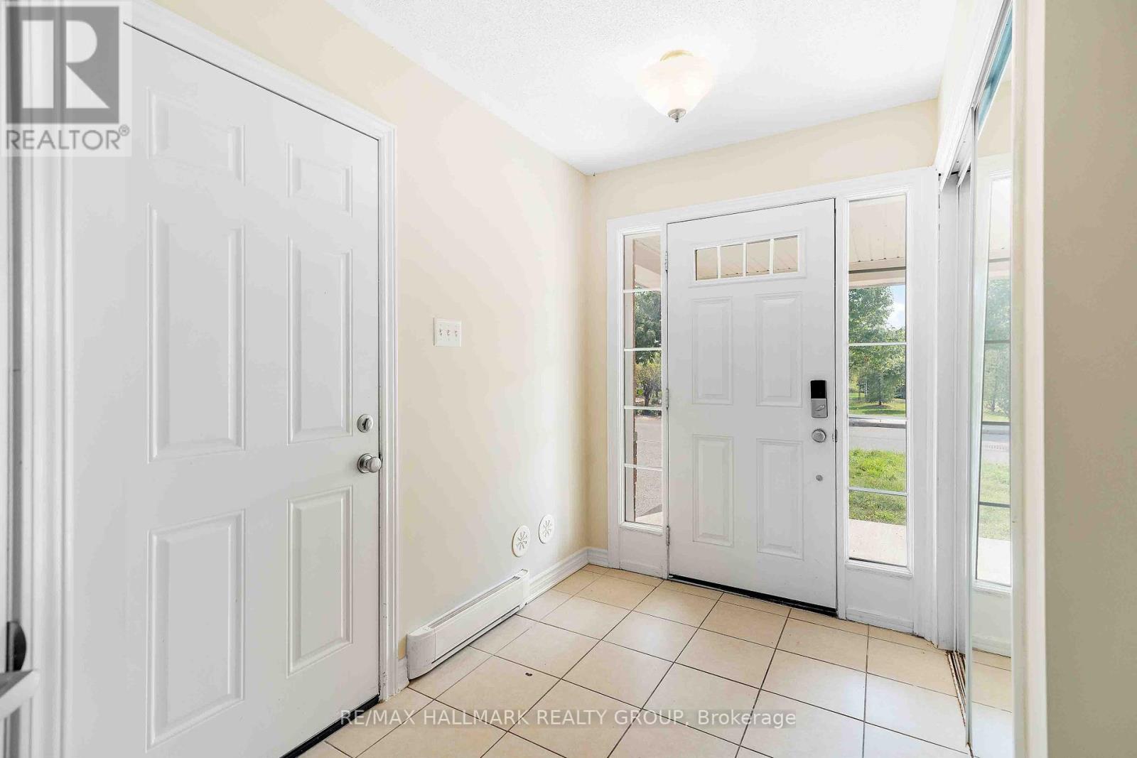 164 Sunshine Crescent, Ottawa, Ontario  K4A 0V3 - Photo 2 - X12447296