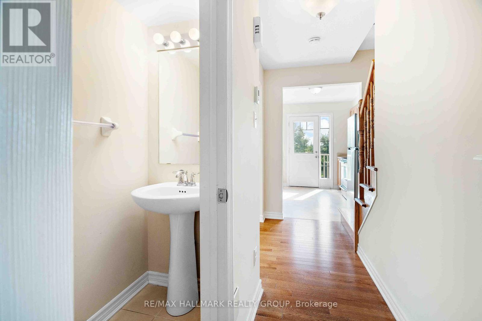 164 Sunshine Crescent, Ottawa, Ontario  K4A 0V3 - Photo 5 - X12447296