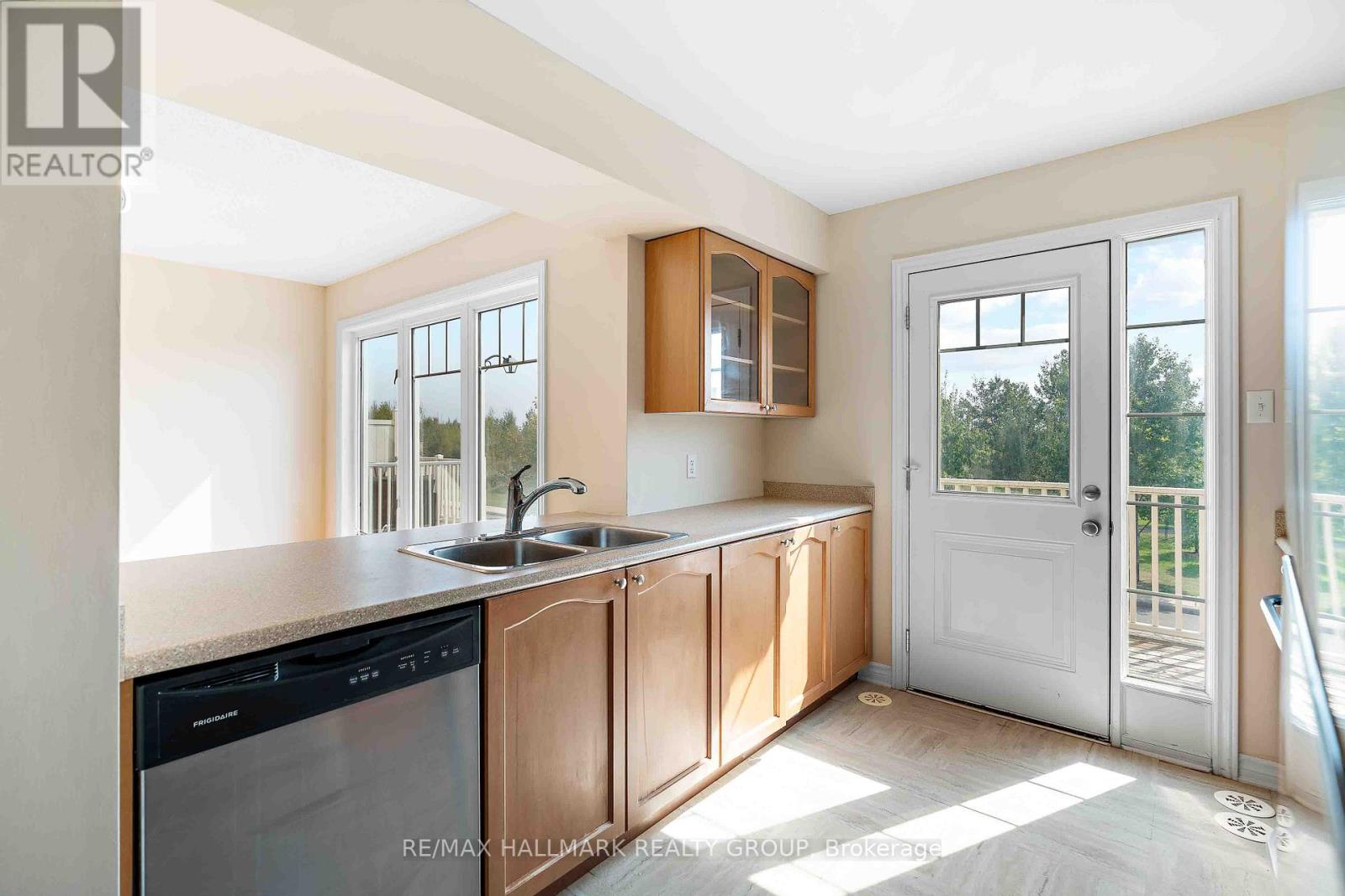 164 Sunshine Crescent, Ottawa, Ontario  K4A 0V3 - Photo 7 - X12447296