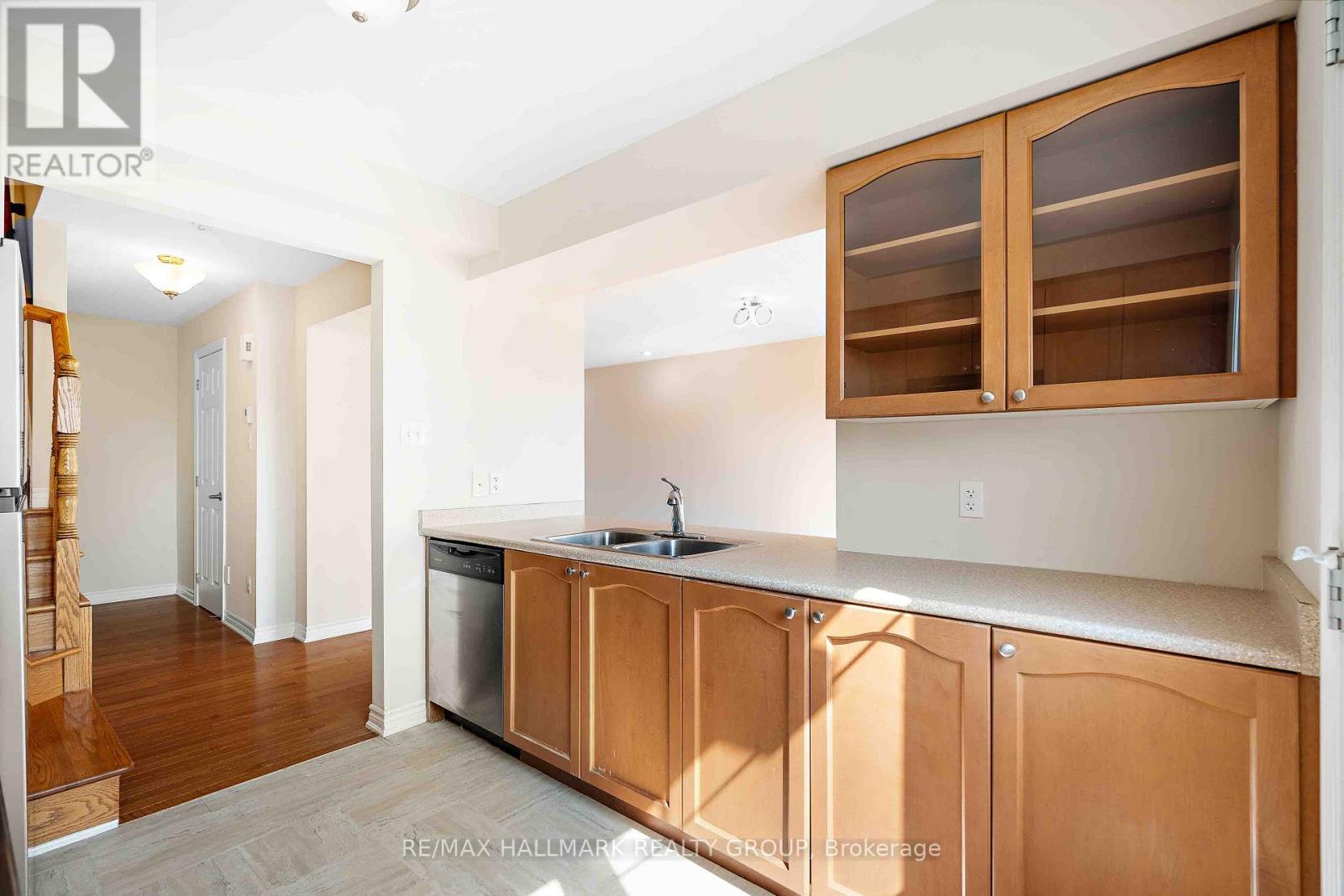 164 Sunshine Crescent, Ottawa, Ontario  K4A 0V3 - Photo 8 - X12447296