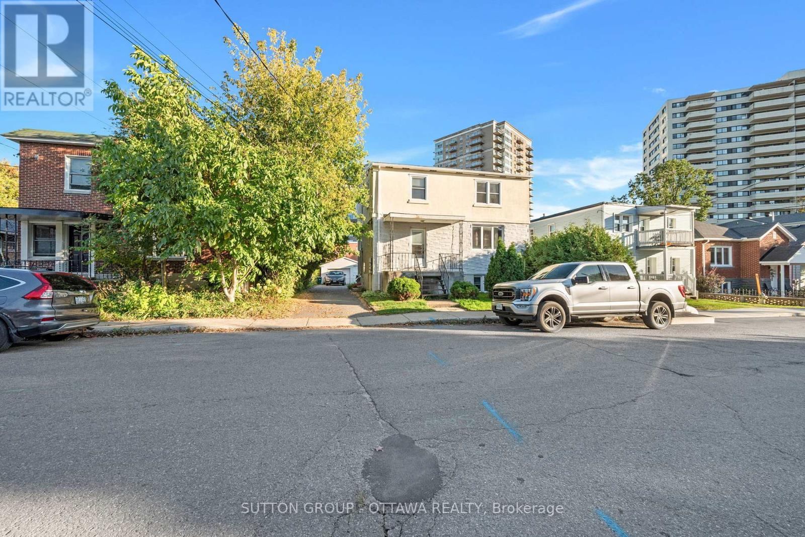 82 Genest Street, Ottawa, Ontario  K1L 7Z2 - Photo 2 - X12447309