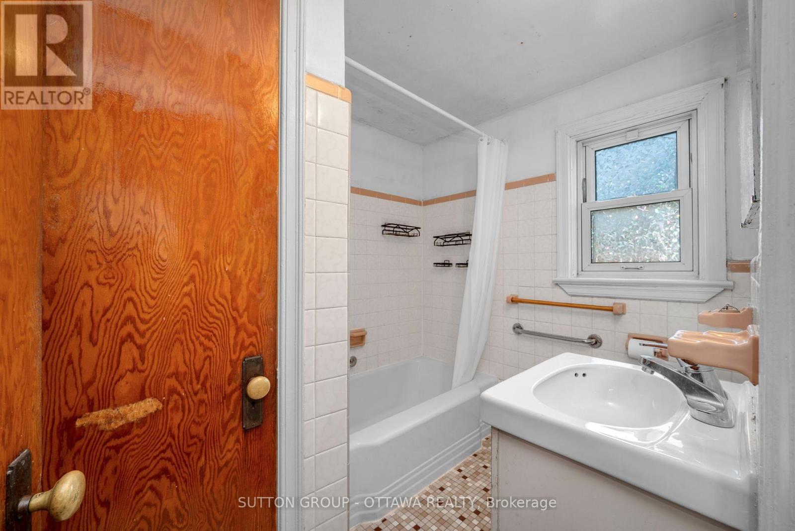 82 Genest Street, Ottawa, Ontario  K1L 7Z2 - Photo 20 - X12447309