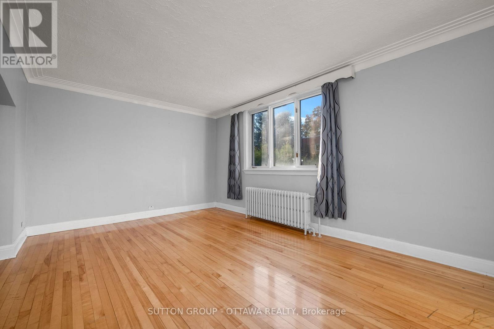 82 Genest Street, Ottawa, Ontario  K1L 7Z2 - Photo 6 - X12447309