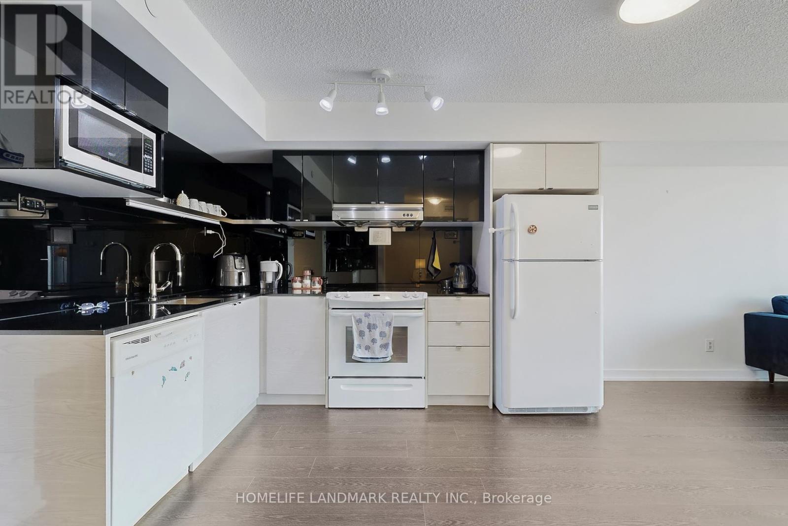 1509 - 72 Esther Shiner Boulevard, Toronto, Ontario  M2K 0C4 - Photo 17 - C12447086