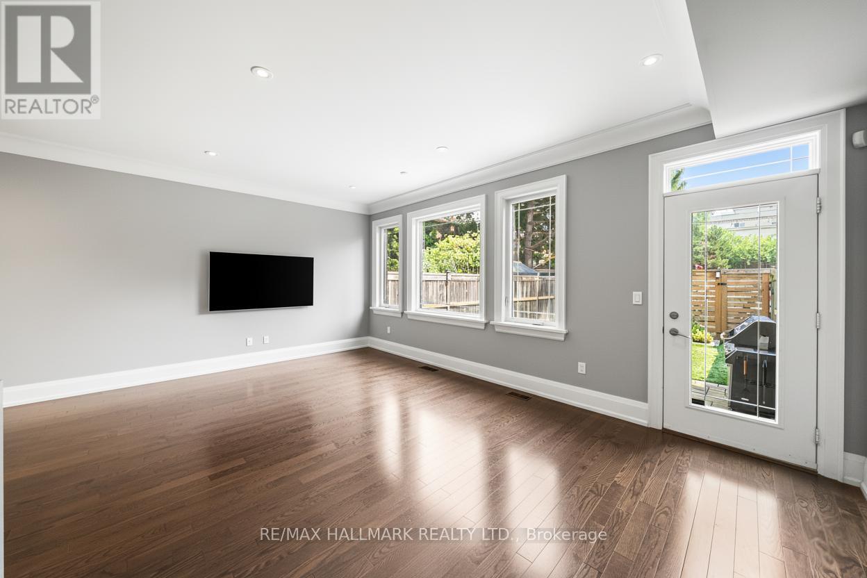 19 Hycrest Avenue, Toronto (Willowdale East), Ontario  M2N 5G2 - Photo 7 - C12447137