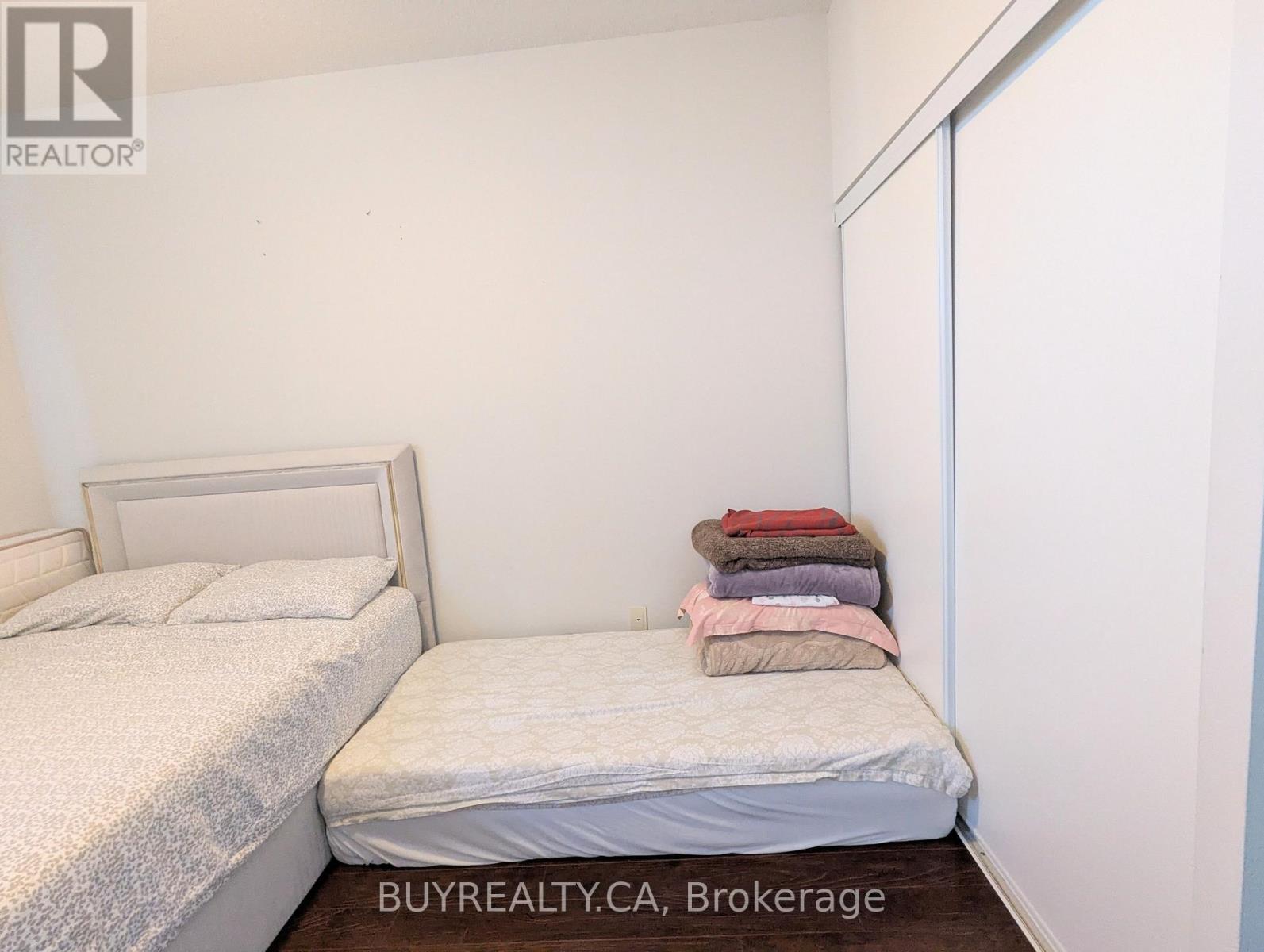 Ph12 - 35 Saranac Boulevard, Toronto, Ontario  M6A 2G5 - Photo 10 - C12447164