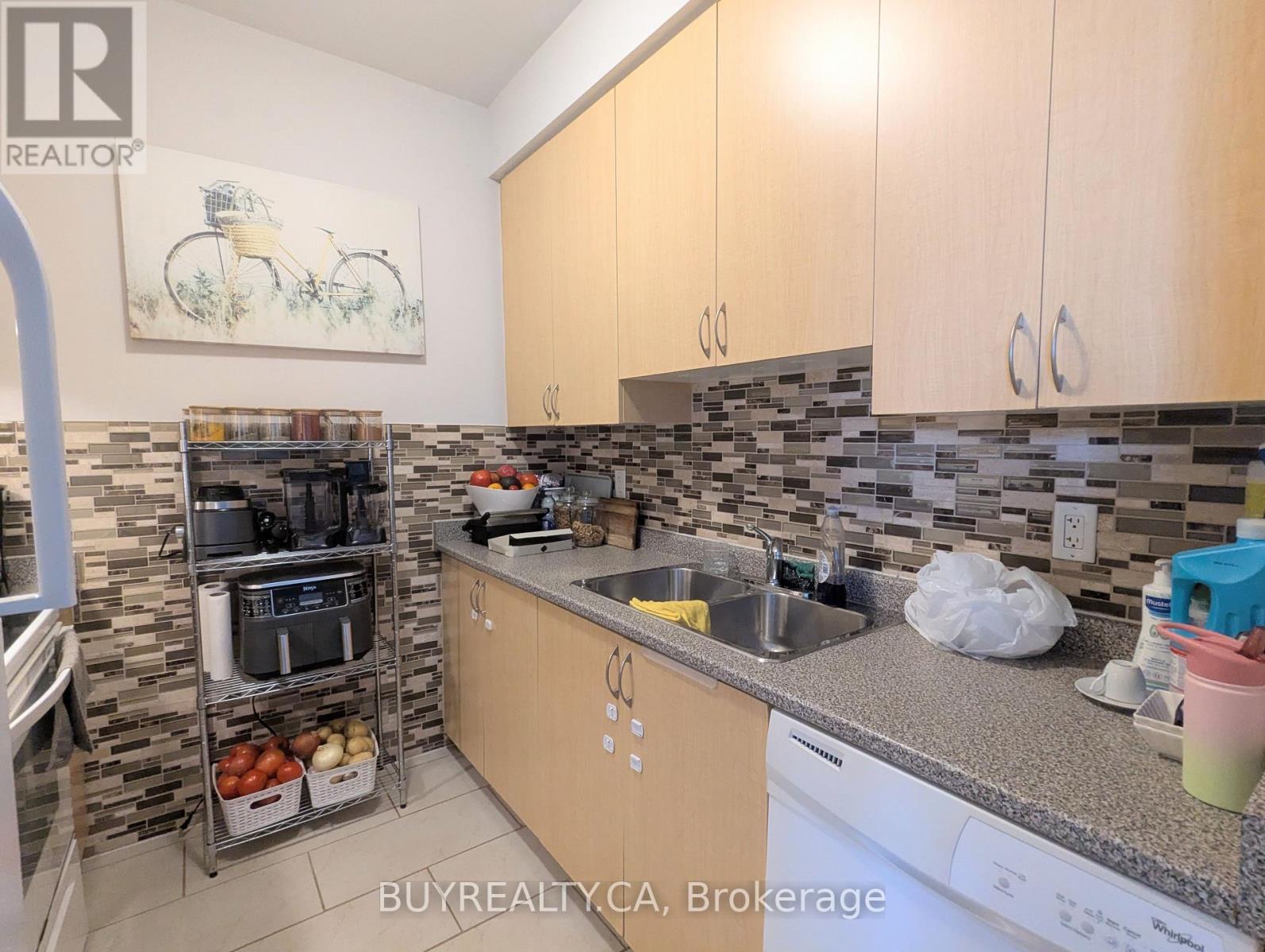 Ph12 - 35 Saranac Boulevard, Toronto, Ontario  M6A 2G5 - Photo 8 - C12447164