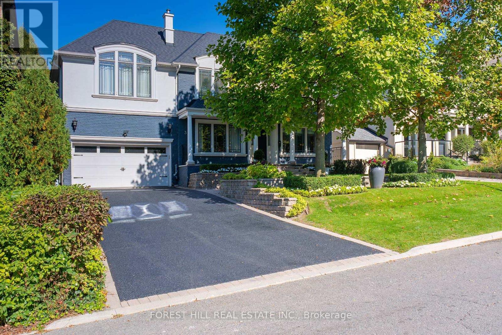 34 Forest Ridge Drive, Toronto (Forest Hill North), Ontario  M6B 1H3 - Photo 1 - C12447211