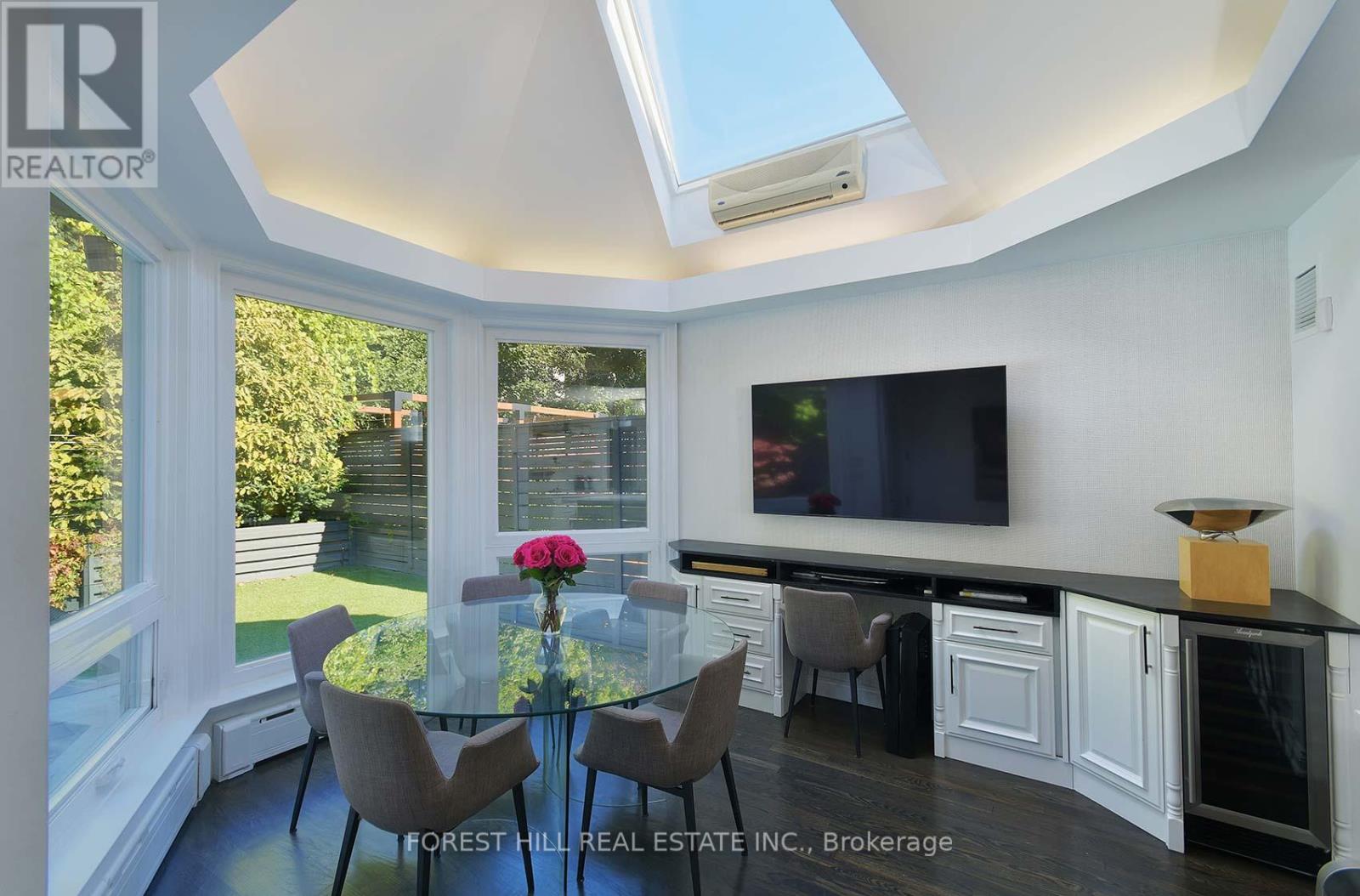 34 Forest Ridge Drive, Toronto (Forest Hill North), Ontario  M6B 1H3 - Photo 14 - C12447211