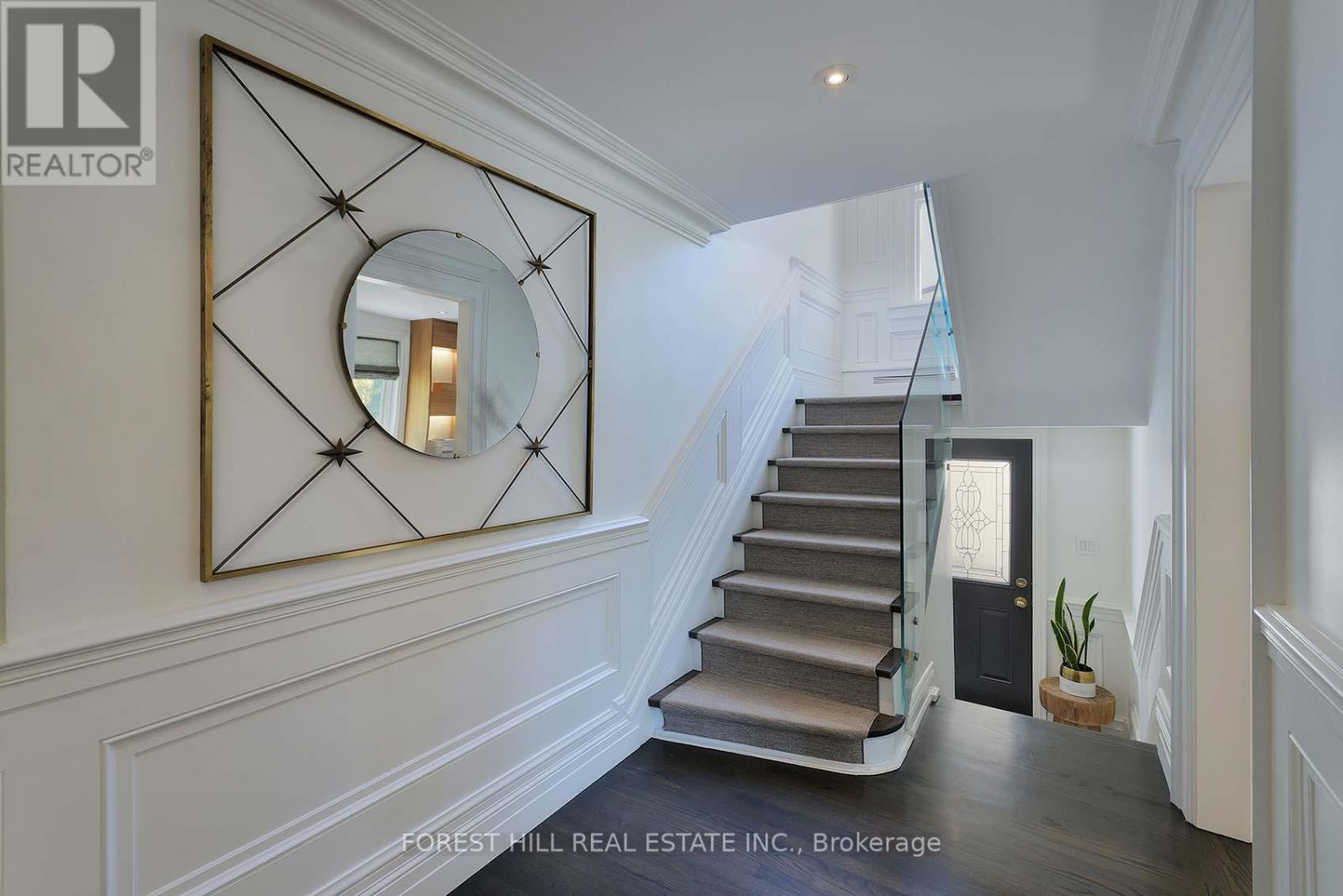 34 Forest Ridge Drive, Toronto (Forest Hill North), Ontario  M6B 1H3 - Photo 19 - C12447211