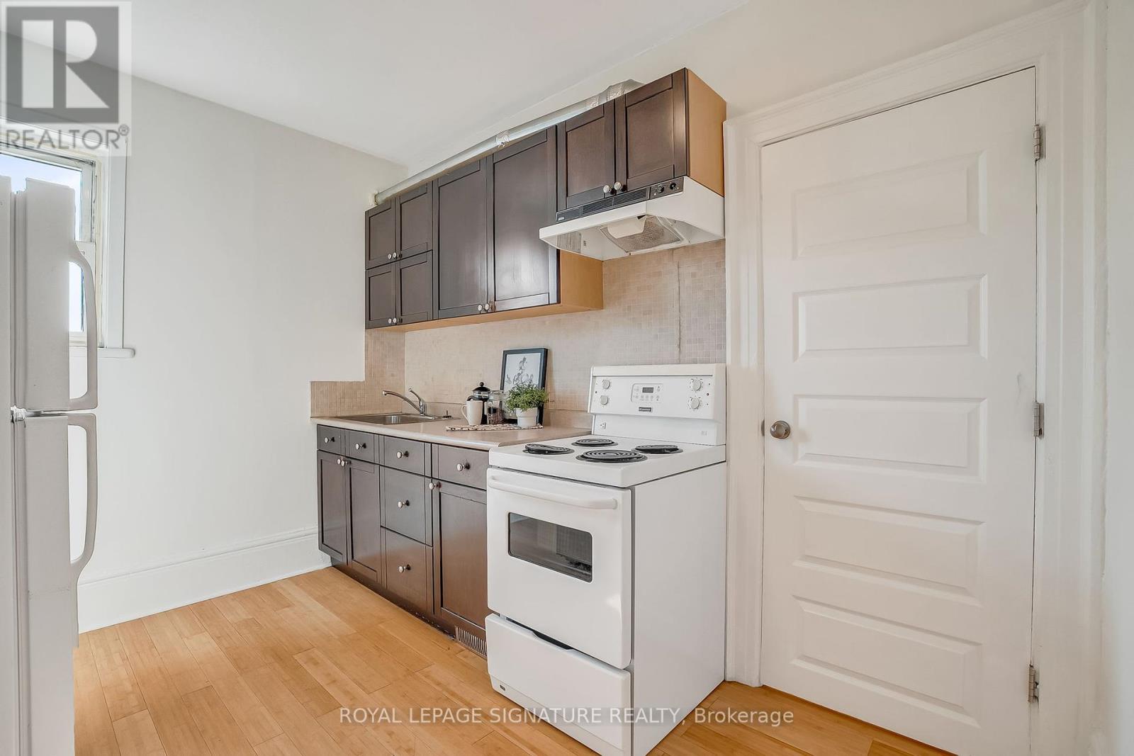 667 Shaw Street, Toronto (Palmerston-Little Italy), Ontario  M6G 3L8 - Photo 33 - C12447242