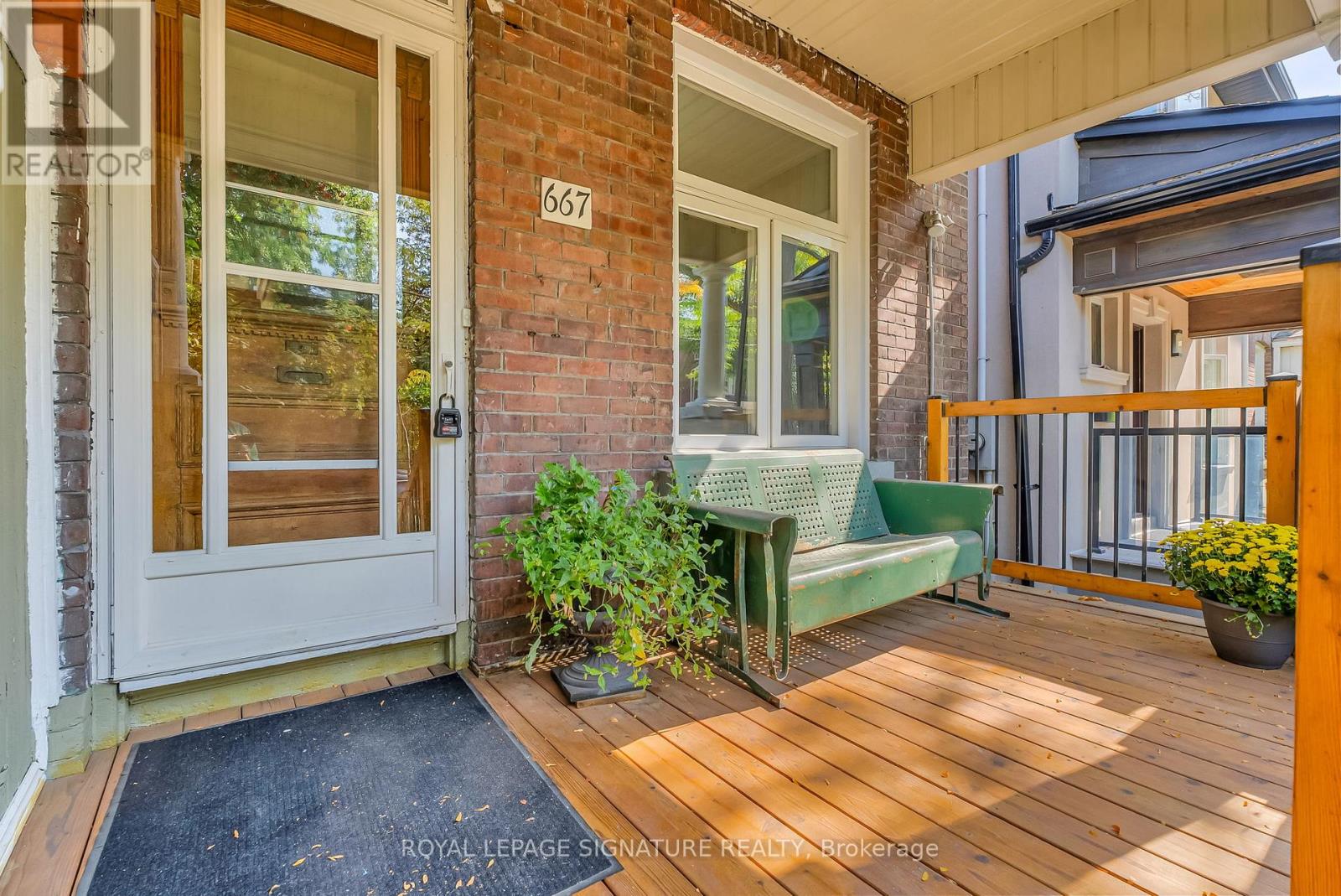 667 Shaw Street, Toronto (Palmerston-Little Italy), Ontario  M6G 3L8 - Photo 4 - C12447242