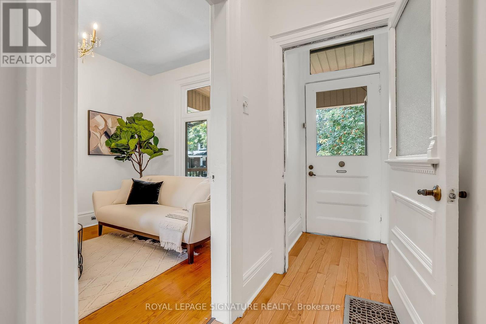 667 Shaw Street, Toronto (Palmerston-Little Italy), Ontario  M6G 3L8 - Photo 6 - C12447242