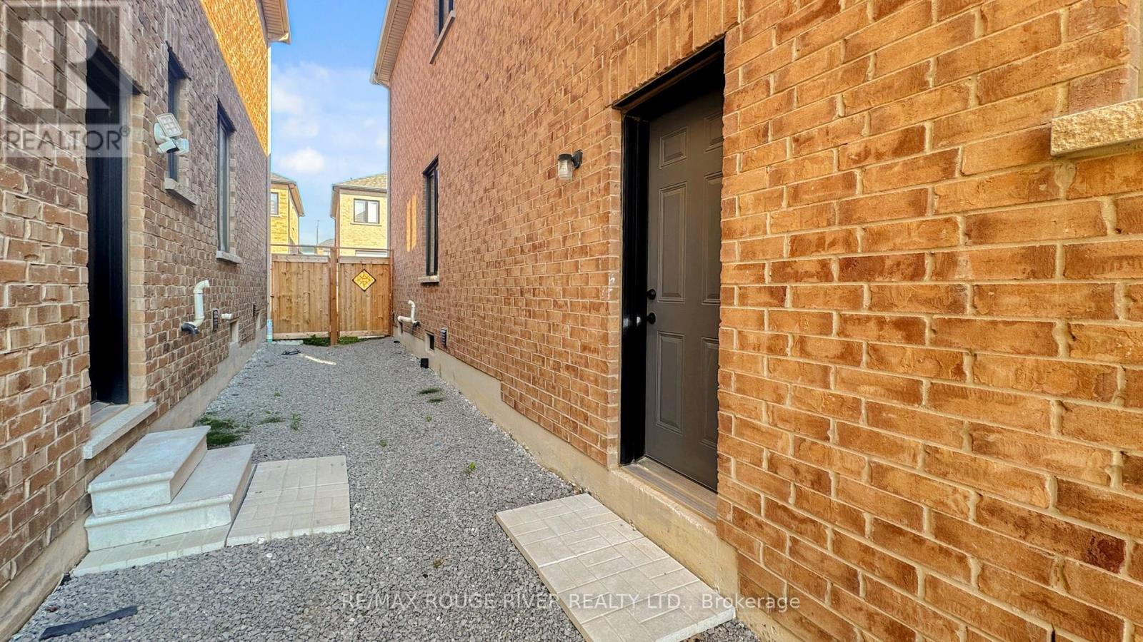 156 Christine Elliott Avenue, Whitby, Ontario  L1P 0L4 - Photo 35 - E12447125