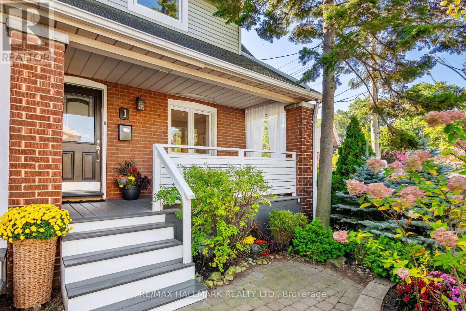 1 Heyworth Crescent, Toronto (East End-Danforth), Ontario  M4E 1T6 - Photo 1 - E12447187