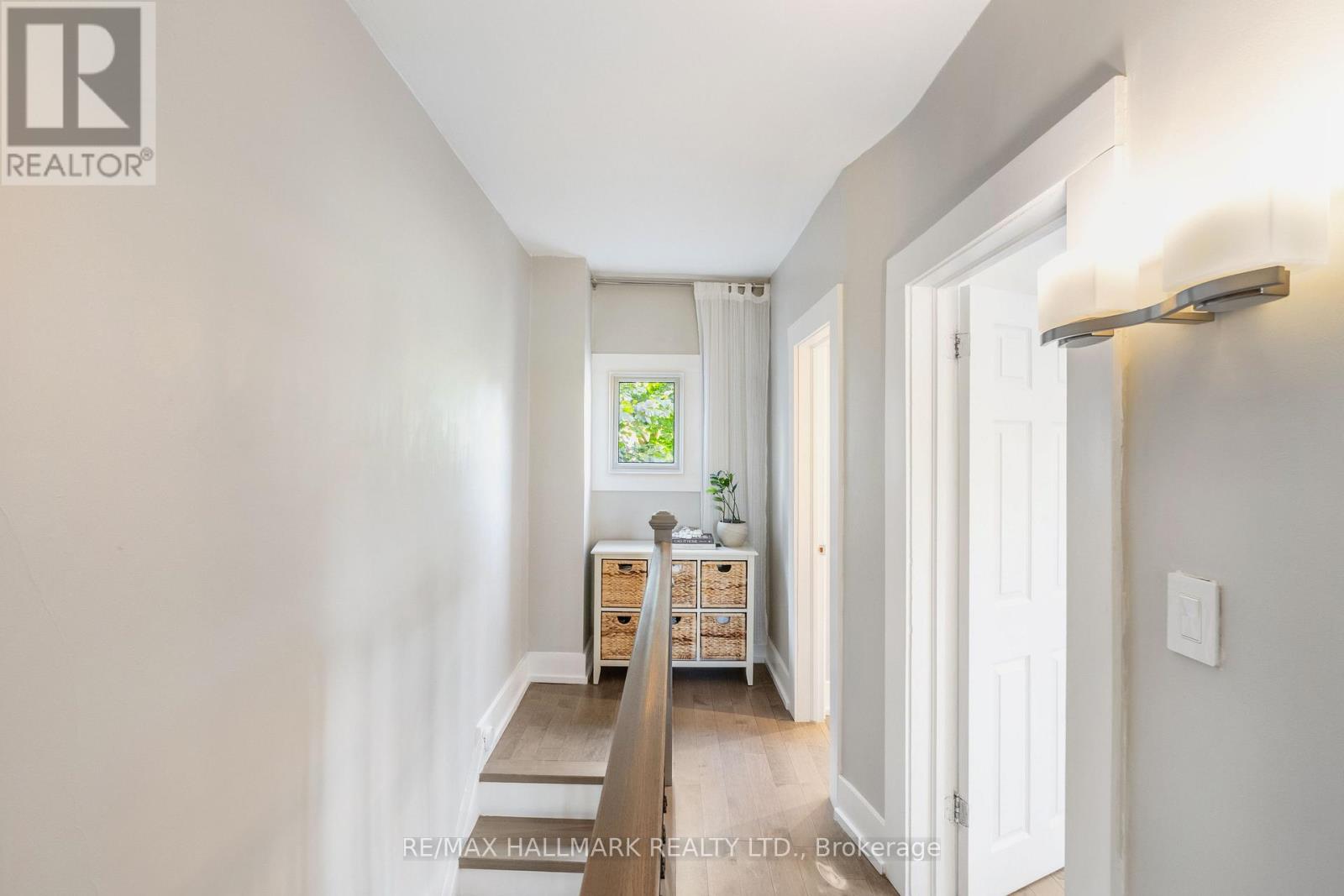 1 Heyworth Crescent, Toronto (East End-Danforth), Ontario  M4E 1T6 - Photo 16 - E12447187