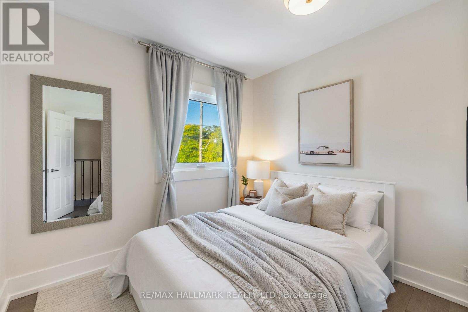 1 Heyworth Crescent, Toronto (East End-Danforth), Ontario  M4E 1T6 - Photo 20 - E12447187