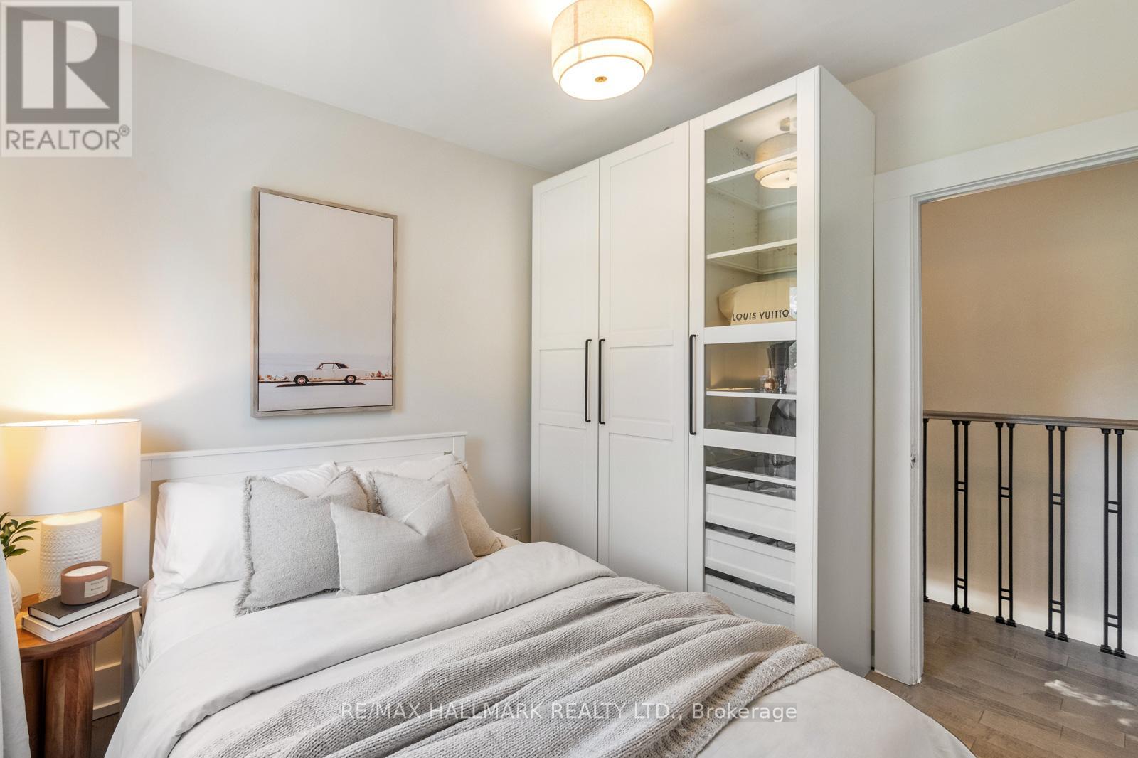 1 Heyworth Crescent, Toronto (East End-Danforth), Ontario  M4E 1T6 - Photo 21 - E12447187