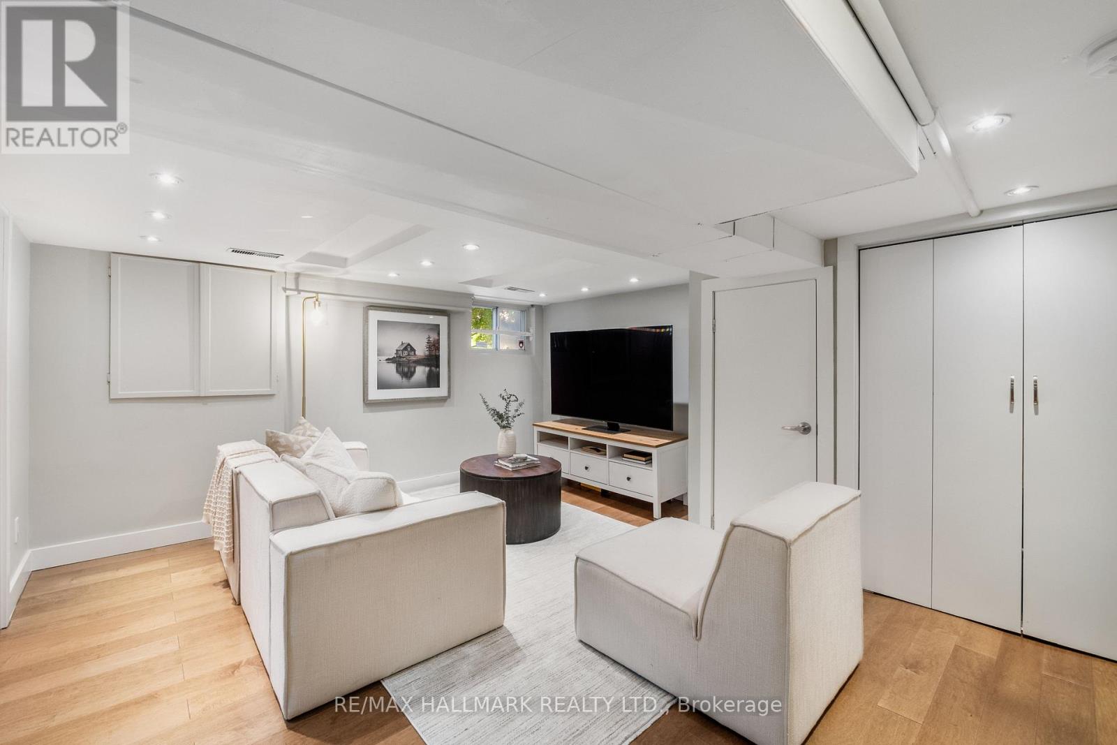 1 Heyworth Crescent, Toronto (East End-Danforth), Ontario  M4E 1T6 - Photo 24 - E12447187